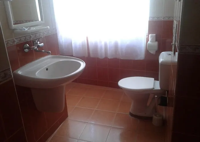 семеен елена палас Ξενοδοχείο Νεσέμπαρ