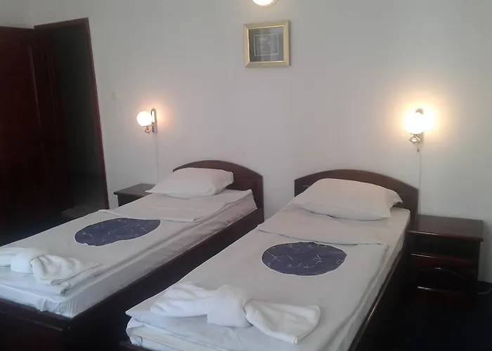 Ξενοδοχείο семеен елена палас 2*